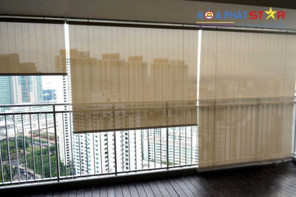Rèm che ban công được sử dụng phổ biến ở nhiều không gian