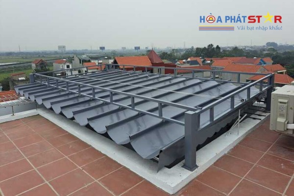 Lắp đặt bạt che giếng trời để bảo vệ không gian trong nhà khỏi ảnh hưởng nắng mưa