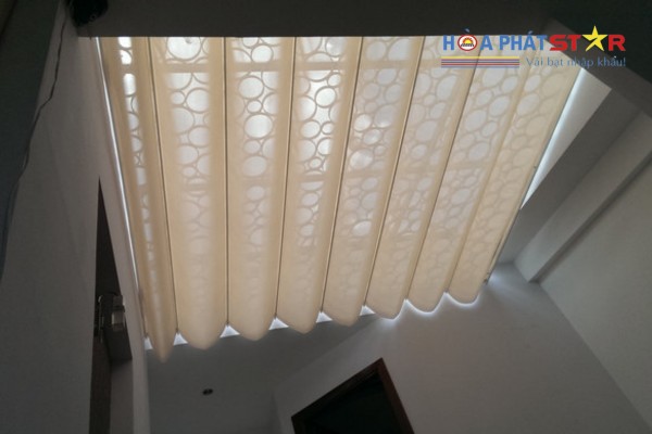 Bạt che giếng trời được chia thành nhiều loại với những đặc điểm khác nhau